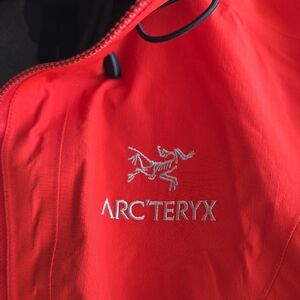Arc'teryx Bright Red Shell GORE-TEX Fitted Jacket With Hood XS